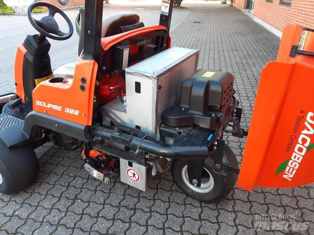 Jacobsen ECLIPS 322 Sodo traktoriukai-vejapjovės
