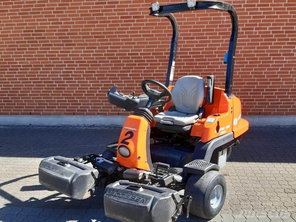 Jacobsen ECLIPS 322 Sodo traktoriukai-vejapjovės