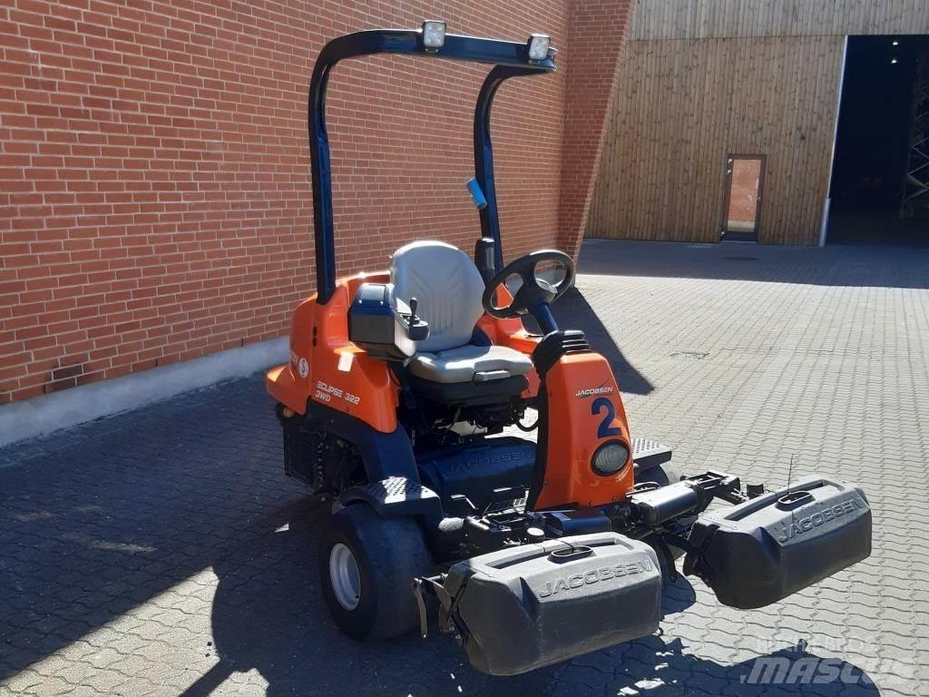 Jacobsen ECLIPS 322 Sodo traktoriukai-vejapjovės
