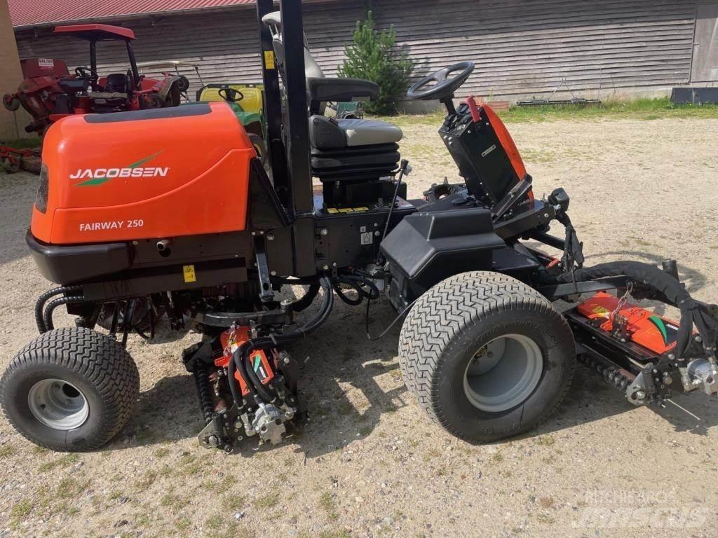 Jacobsen FAIRWAY 250 Sodo traktoriukai-vejapjovės