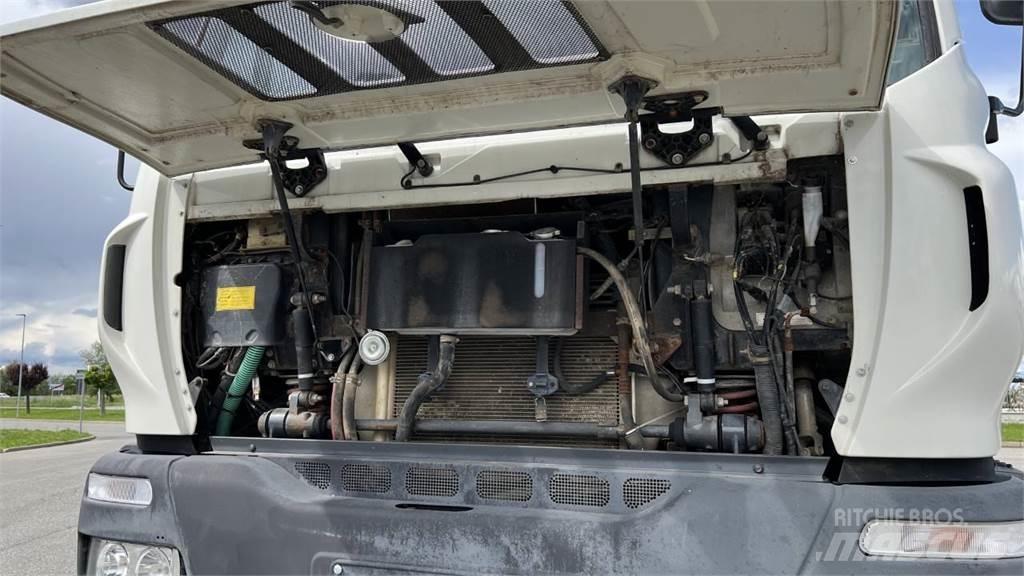 Astra HD8E 44.38 4x4 Automobilinės cisternos
