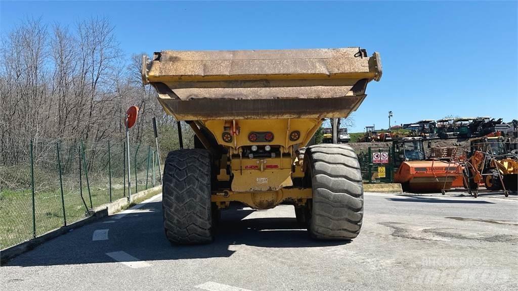 Bell B30E 6x6 Statybiniai savivarčiai sunkvežimiai