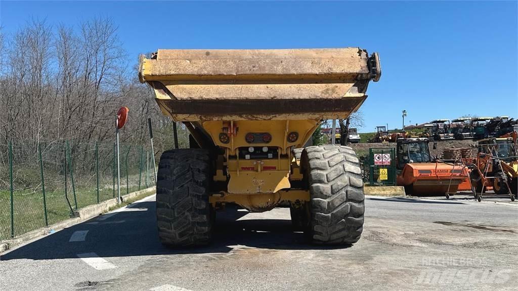 Bell B30E 6x6 Statybiniai savivarčiai sunkvežimiai