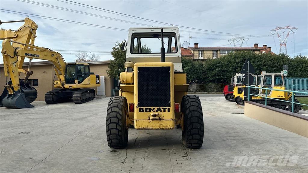Benati 12 S 4X4 Naudoti ratiniai krautuvai