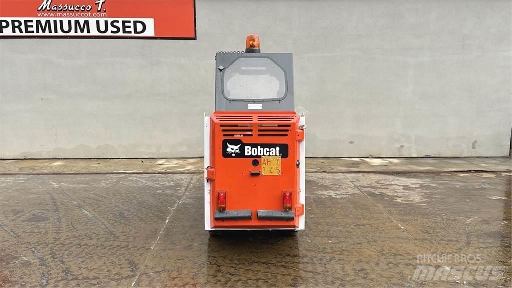 Bobcat S70 Krautuvai su šoniniu pasukimu