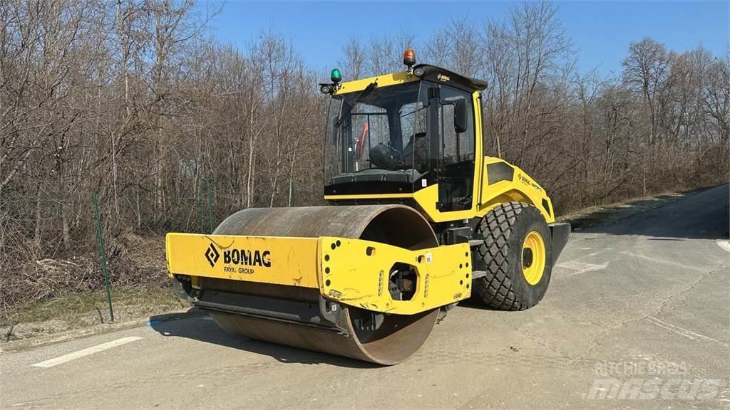 Bomag BW213 DH-5 Gruntiniai volai