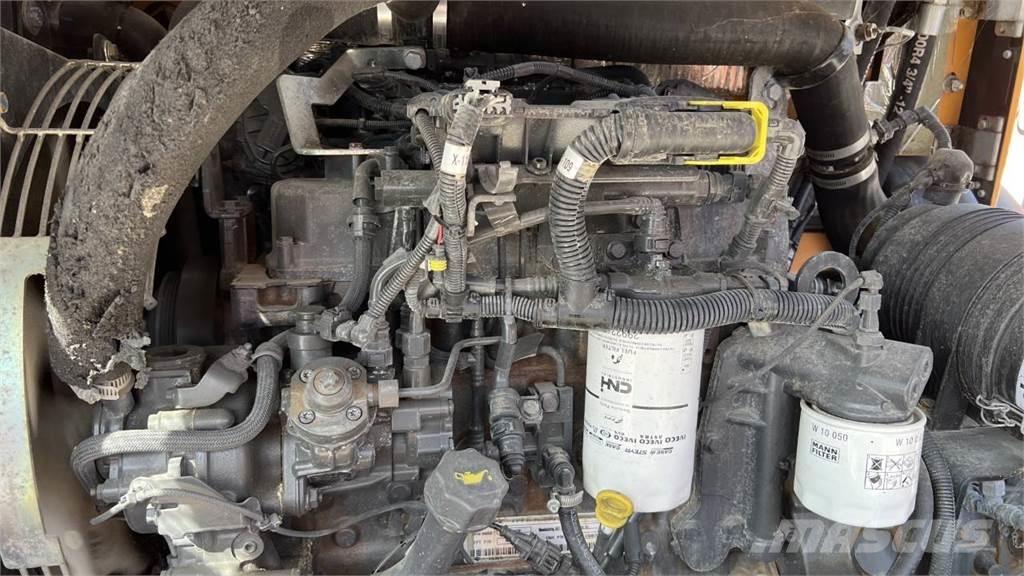 CASE 221F 4x4 Naudoti ratiniai krautuvai