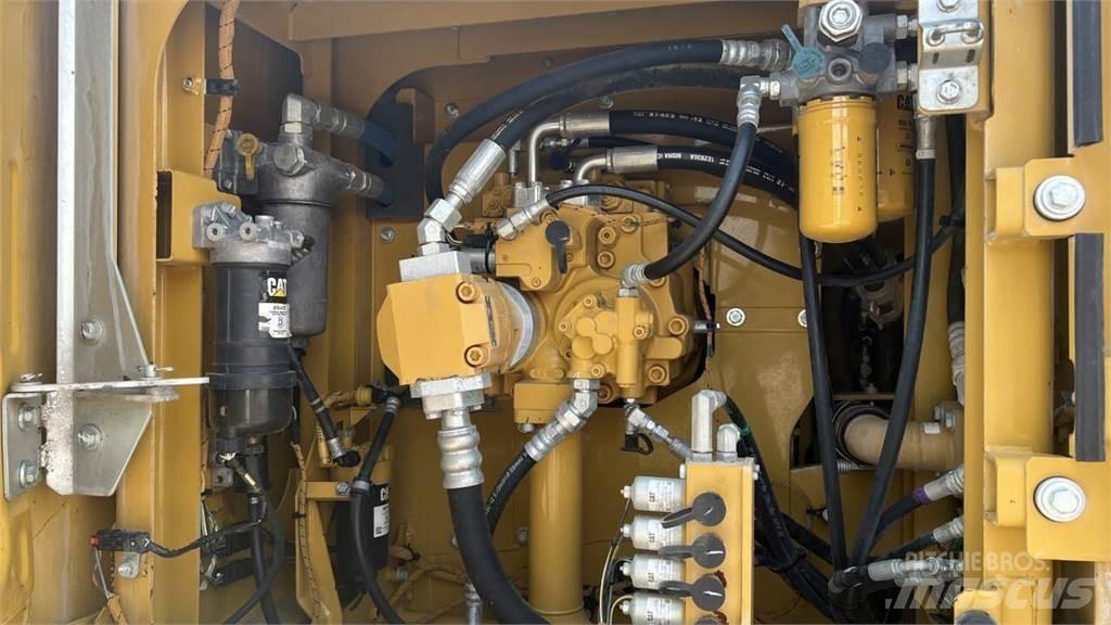 CAT 323 FLN Vikšriniai ekskavatoriai