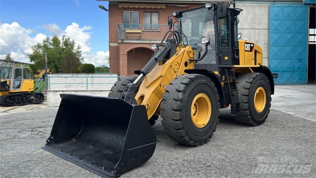CAT 924H Naudoti ratiniai krautuvai