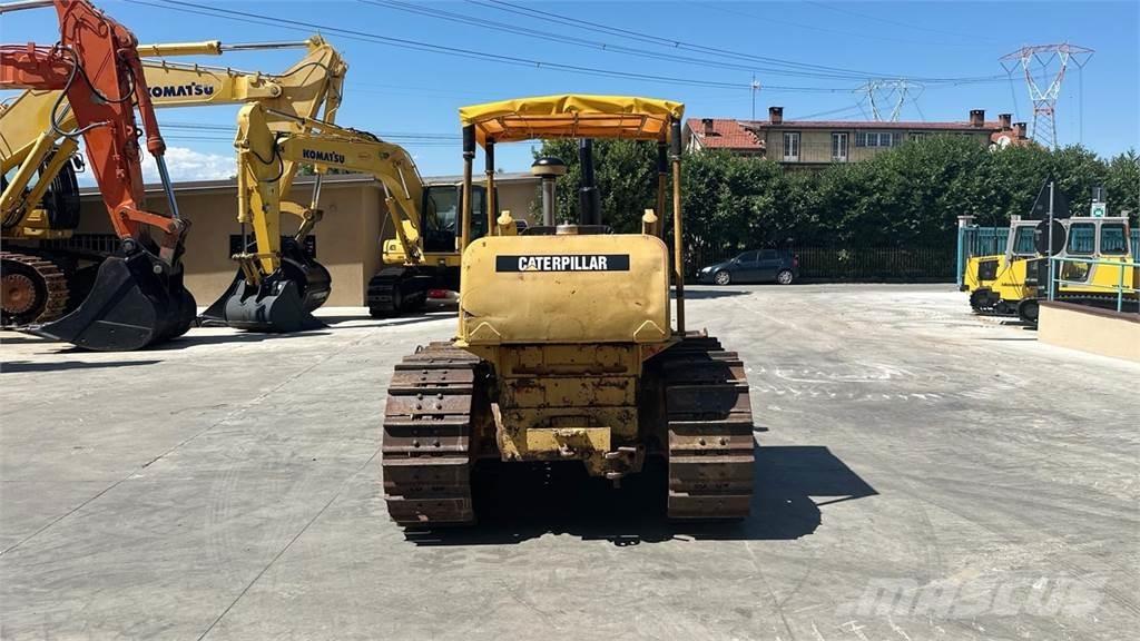 CAT D4D Vikšriniai buldozeriai