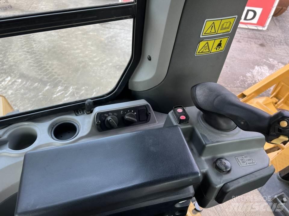 CAT D7E Vikšriniai buldozeriai
