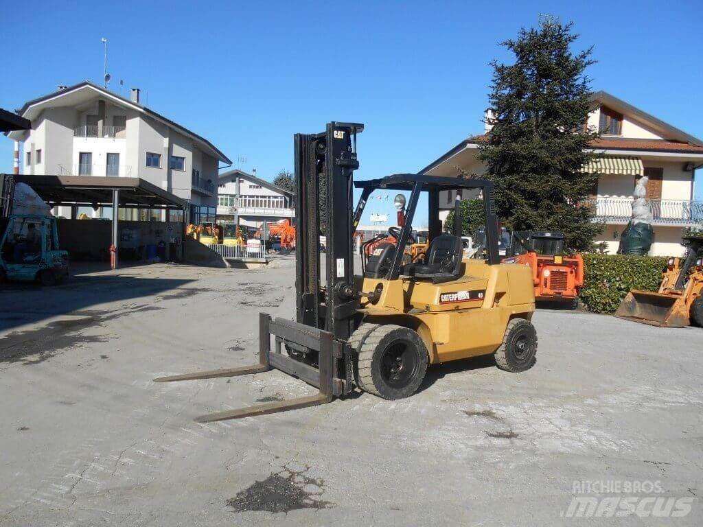 CAT DP40KL Dyzeliniai krautuvai