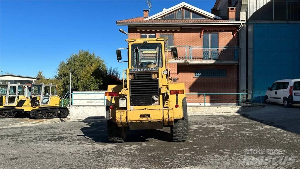 CAT IT28B Naudoti ratiniai krautuvai