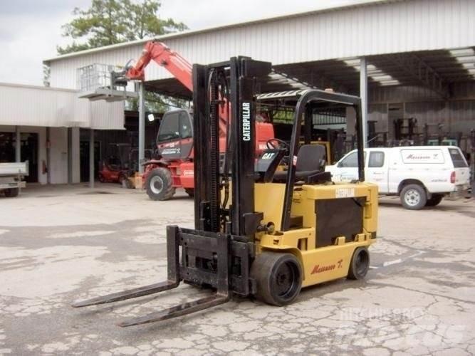 CAT M100D Elektriniai šakiniai krautuvai