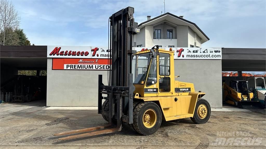 CAT V225C Dyzeliniai krautuvai