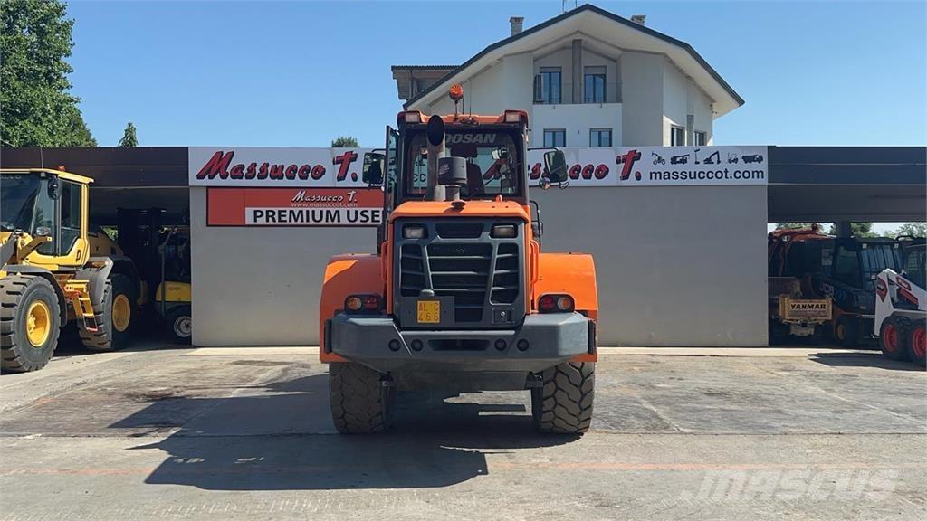 Doosan DL250-5 Naudoti ratiniai krautuvai