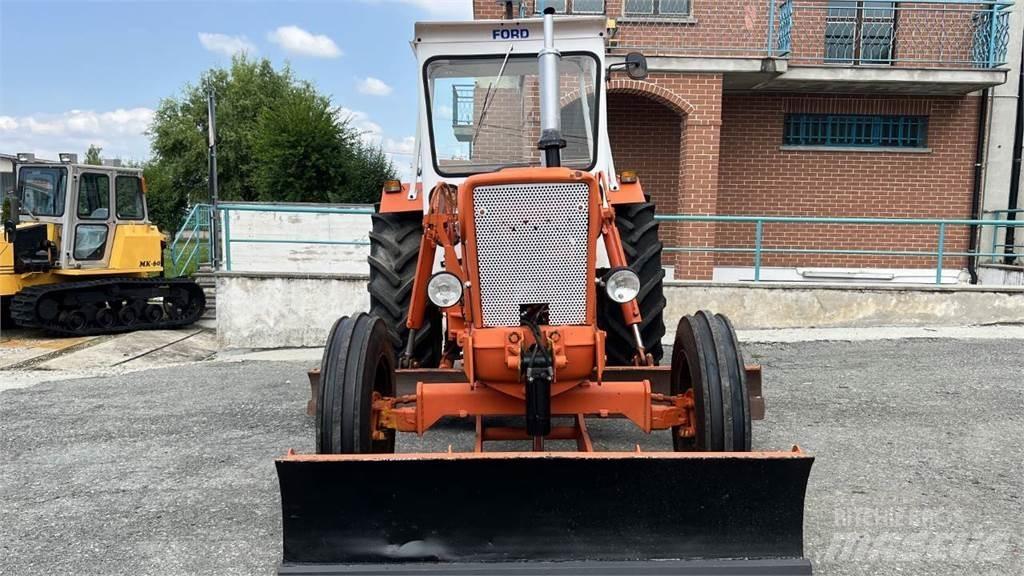 Ford 5600 4X2 Vikšriniai buldozeriai