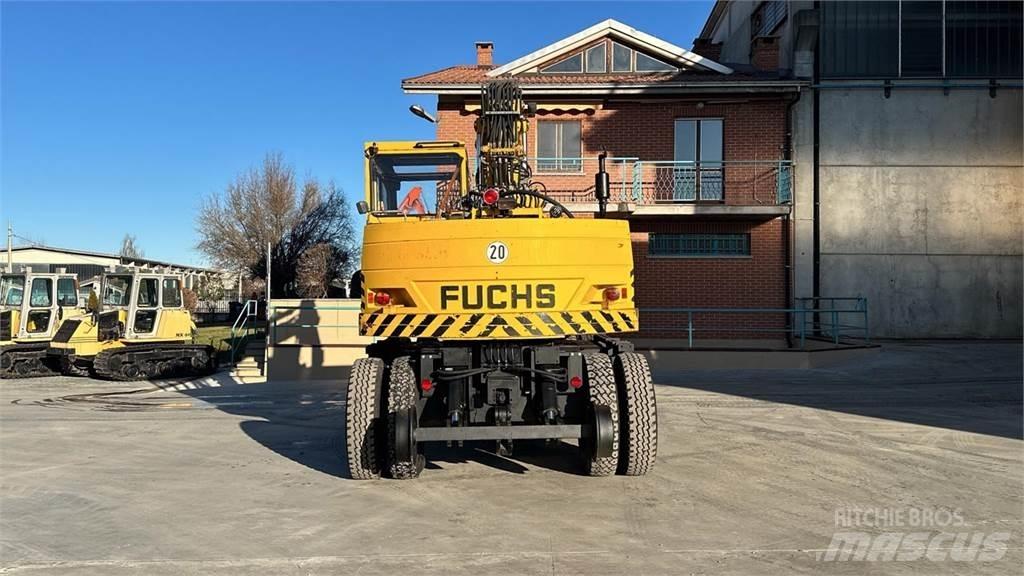 Fuchs MHB 230 ZW 4x4 Ratiniai ekskavatoriai