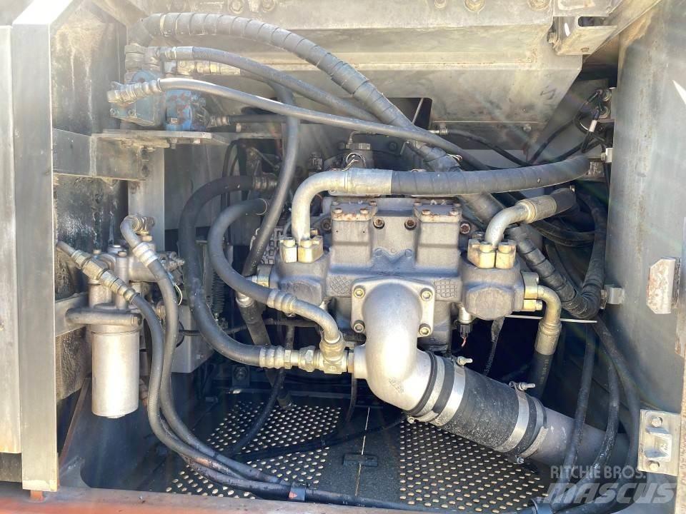 Hitachi EX230LCK Vikšriniai ekskavatoriai