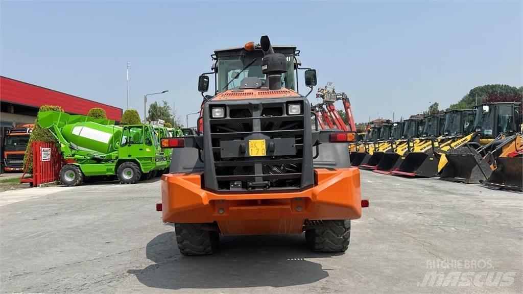 Hitachi ZW180-6 Naudoti ratiniai krautuvai