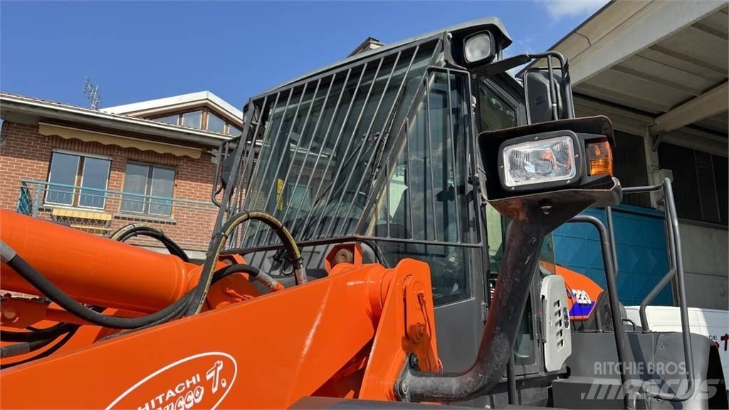 Hitachi ZW220-5B Naudoti ratiniai krautuvai