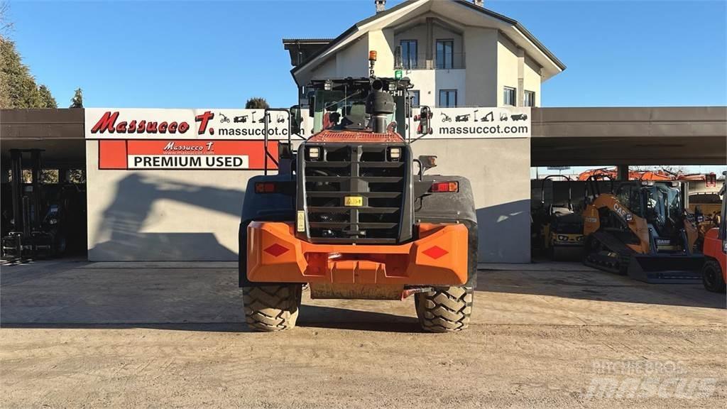 Hitachi ZW220-6 Naudoti ratiniai krautuvai