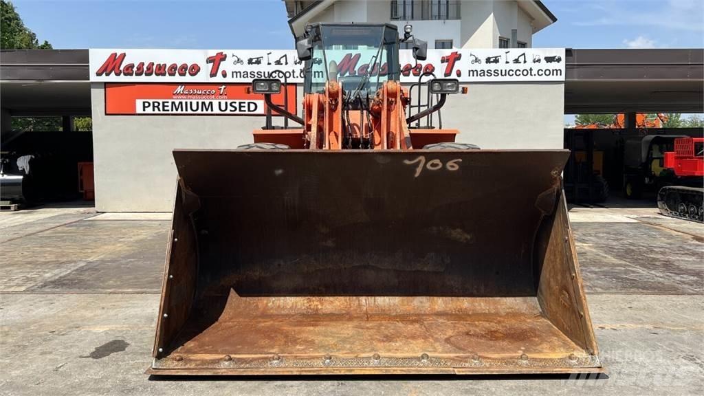 Hitachi ZW330 Naudoti ratiniai krautuvai