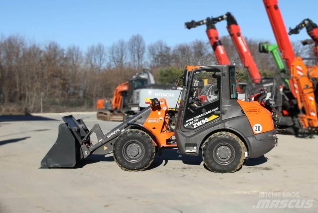 Hitachi ZW95 Naudoti ratiniai krautuvai