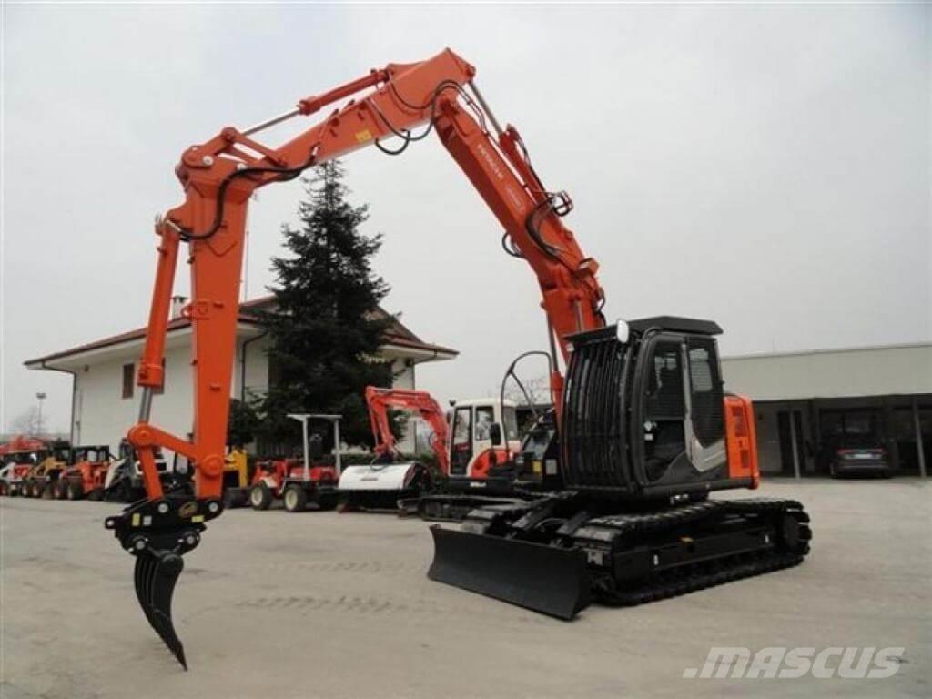 Hitachi ZX135 US-6 Ekskavatoriai