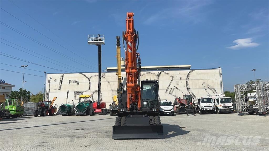 Hitachi ZX220W-7 Ratiniai ekskavatoriai