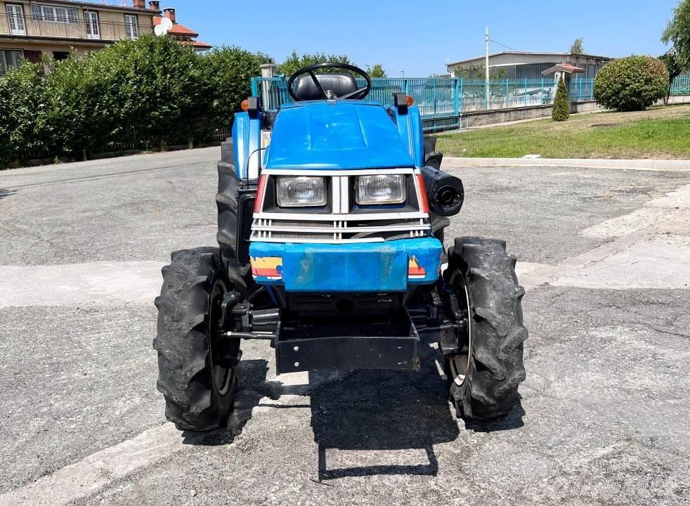 Iseki 240 4x4 Sniego peiliai ir valytuvai