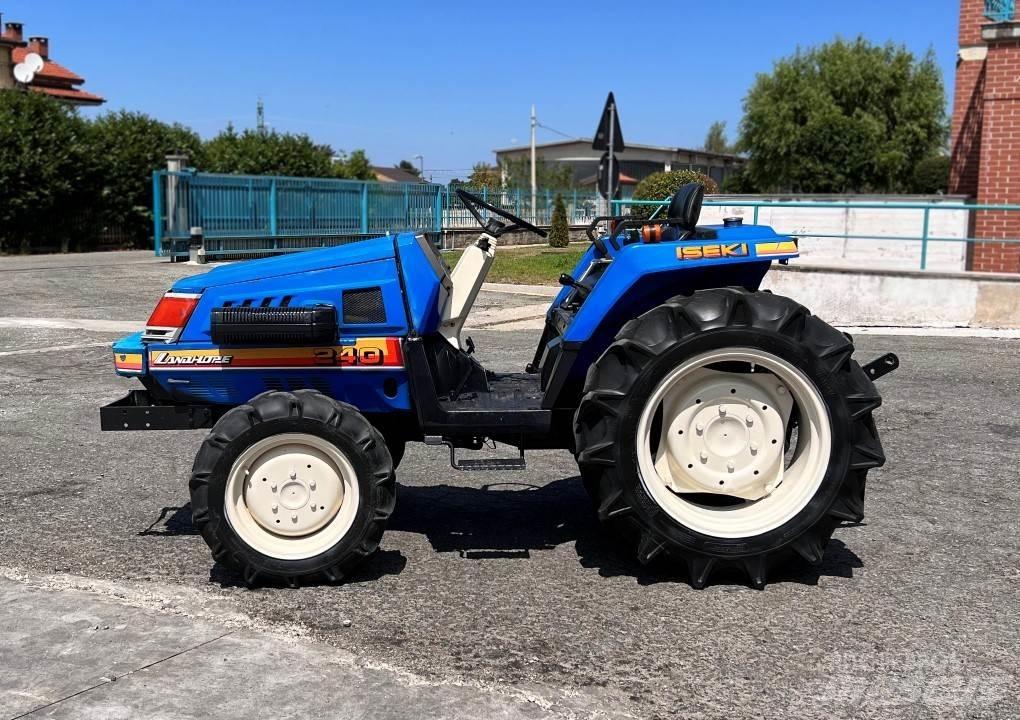 Iseki 240 4x4 Sniego peiliai ir valytuvai