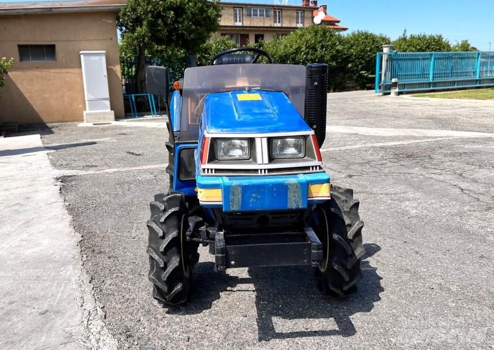 Iseki TU170F 4x4 Sniego peiliai ir valytuvai
