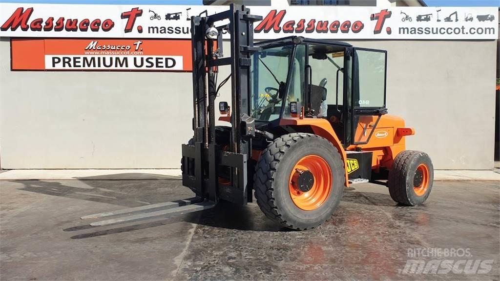 JCB 940 4x2 Visureigiai krautuvai