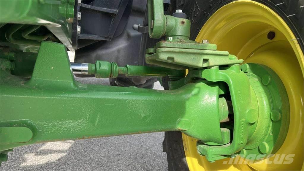 John Deere 6090MC 4X4 Sniego peiliai ir valytuvai