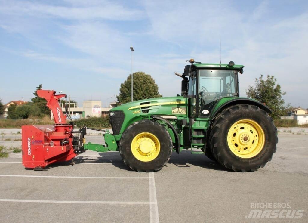 John Deere 7930 4X4 Sniego peiliai ir valytuvai