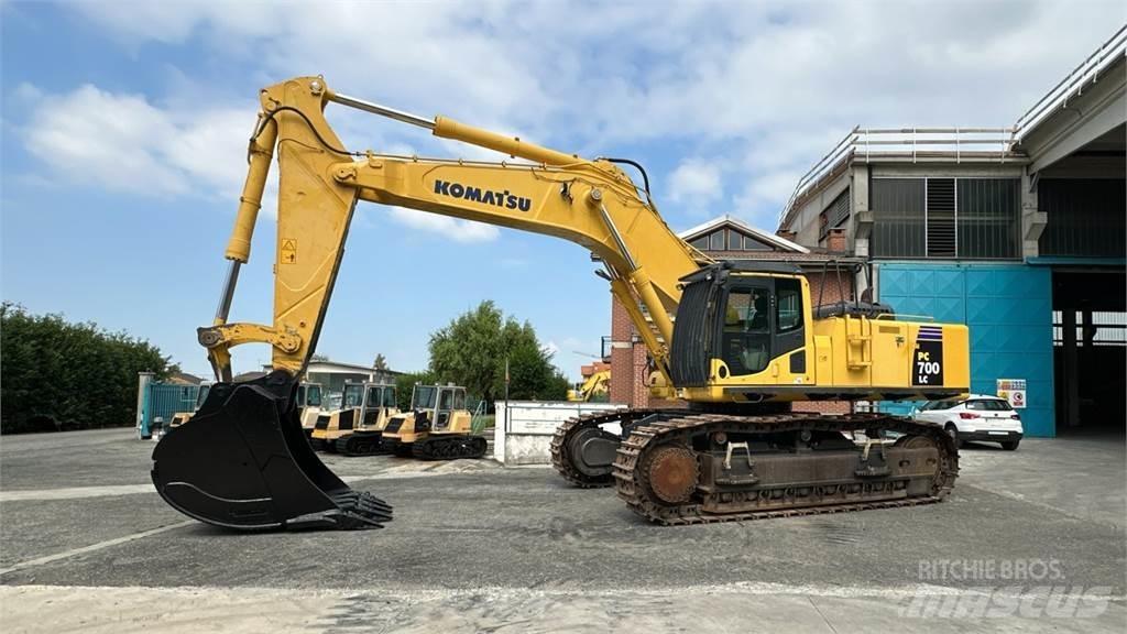 Komatsu PC700 LC-8E0 Vikšriniai ekskavatoriai
