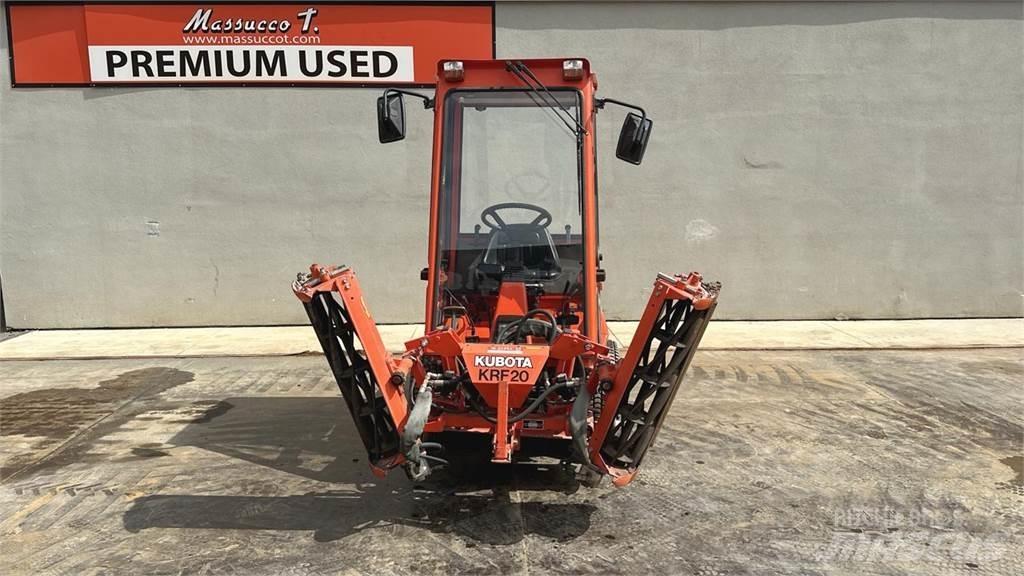 Kubota F2400 4X4 Sniego peiliai ir valytuvai