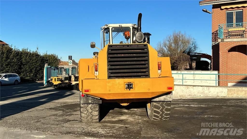 Liebherr L 551 Naudoti ratiniai krautuvai