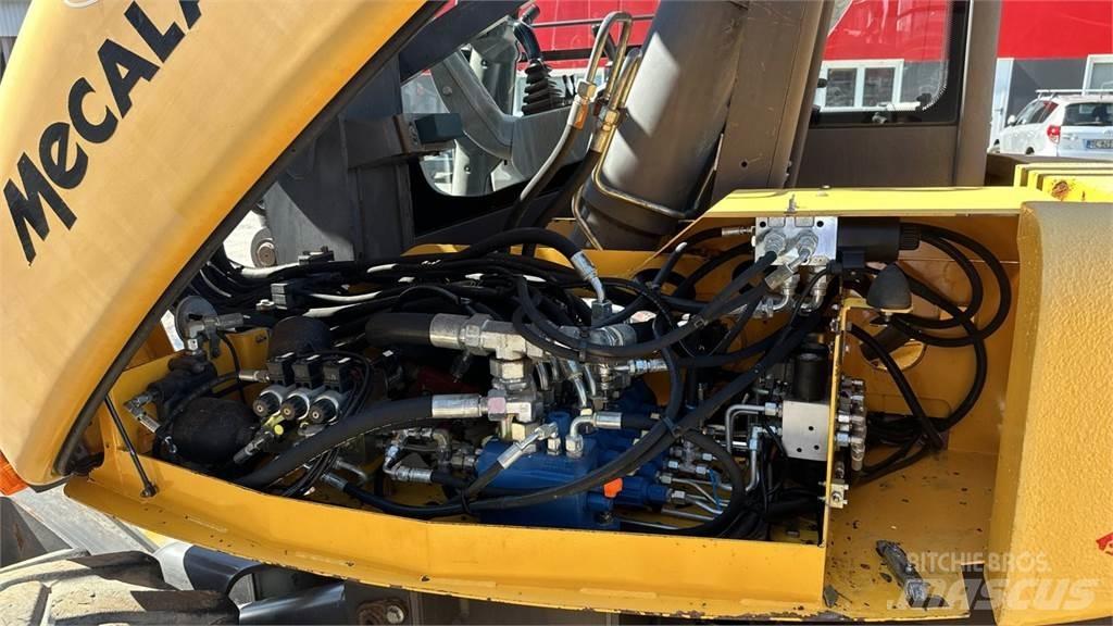 Mecalac 10MSX 4X4 Ratiniai ekskavatoriai