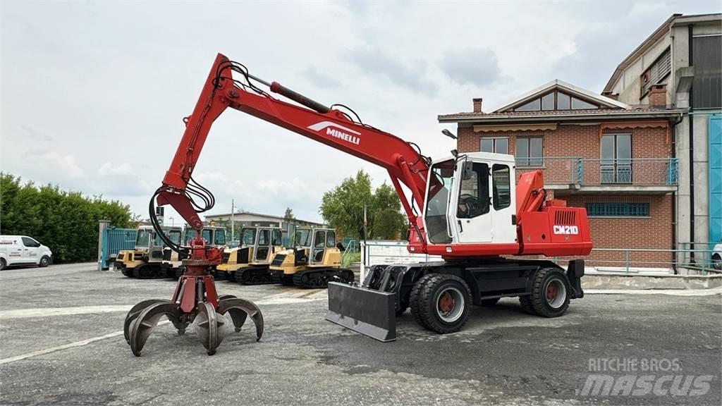 Minelli CM210 Ratiniai ekskavatoriai