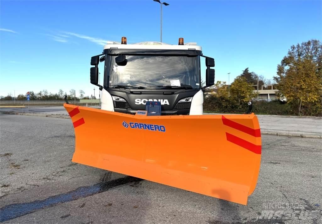 Scania P500 XT 8X4 Sniego peiliai ir valytuvai