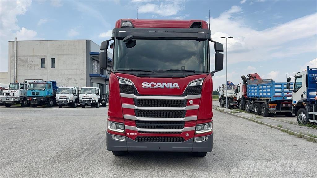 Scania R650 8x4 Kita