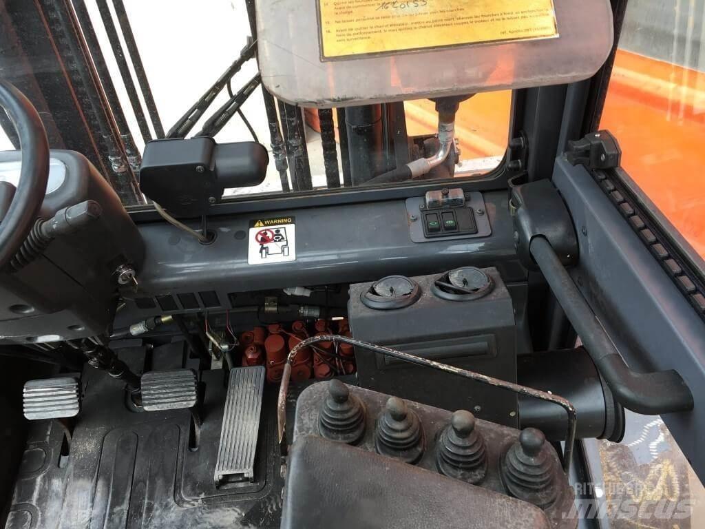 TCM FD40T2 Dyzeliniai krautuvai