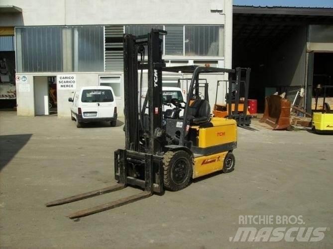 TCM VM400 FB30 Elektriniai šakiniai krautuvai