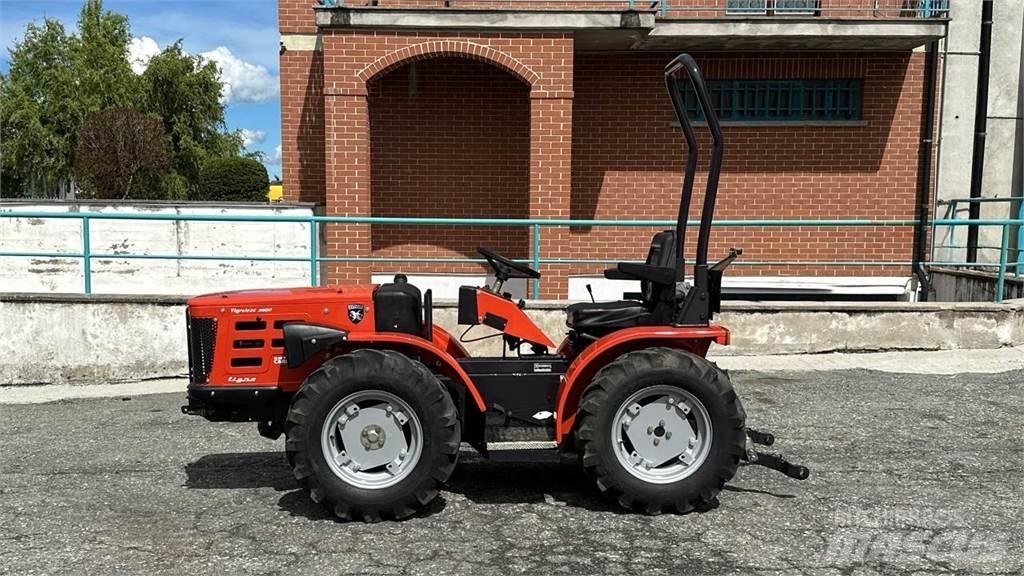  Tigretrac 3800 4x4 Sniego peiliai ir valytuvai