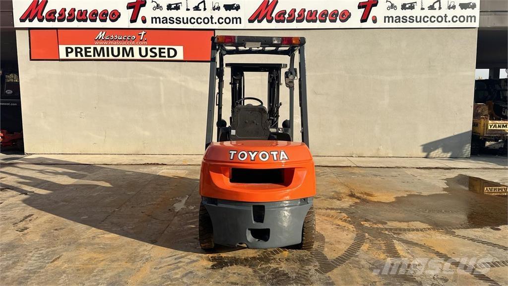 Toyota 62—7FDF25 Dyzeliniai krautuvai