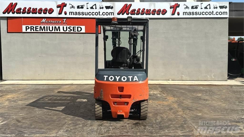 Toyota 8FBMT25 Elektriniai šakiniai krautuvai