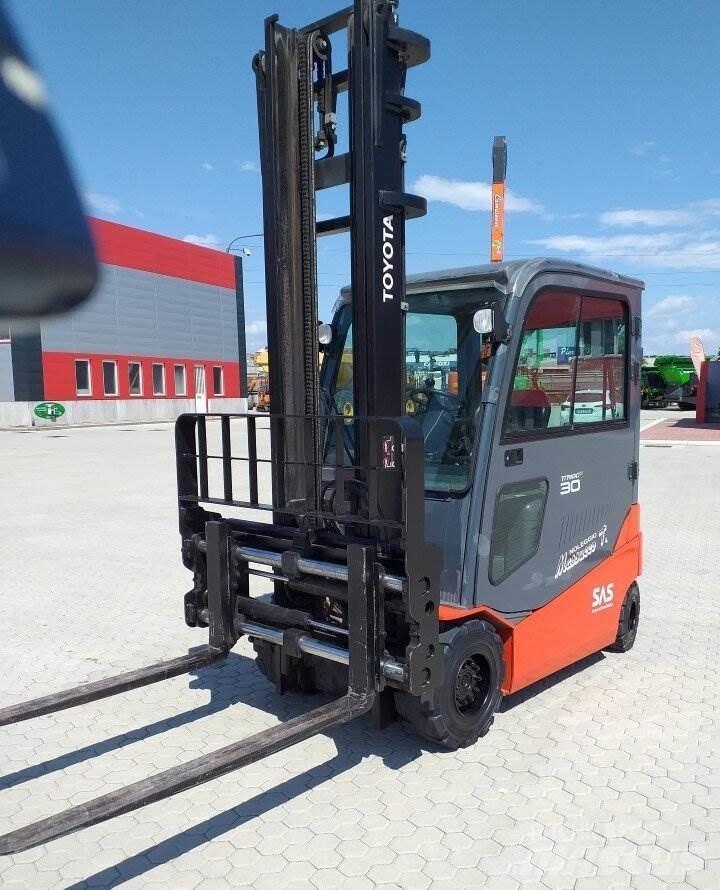 Toyota 8FBMT30 Elektriniai šakiniai krautuvai