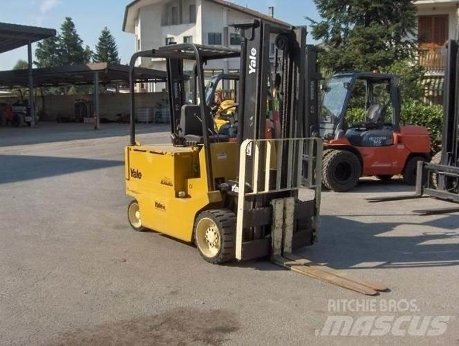 Yale ERC40-AKE Elektriniai šakiniai krautuvai